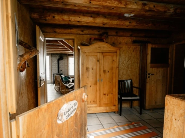 Berghaus Weitblick_Eingang.jpg