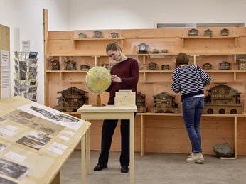 W1A0355 Gletschergarten Ausstellung Chalet 60 06 10