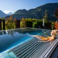 salzano-pool-wellness-sommer-aussicht-eiger.jpg