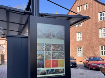 Digitale Infostele Hören.jpeg Digitale Infostele Hören