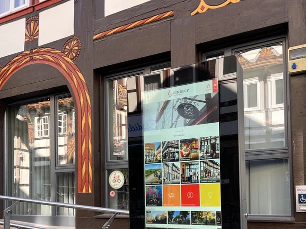 Digitale Infostele Tourist-Information.jpeg Digitale Infostele Tourist-Information