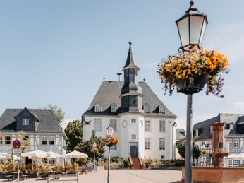 Usingen Hugenottenkirche am Alten Marktplatz