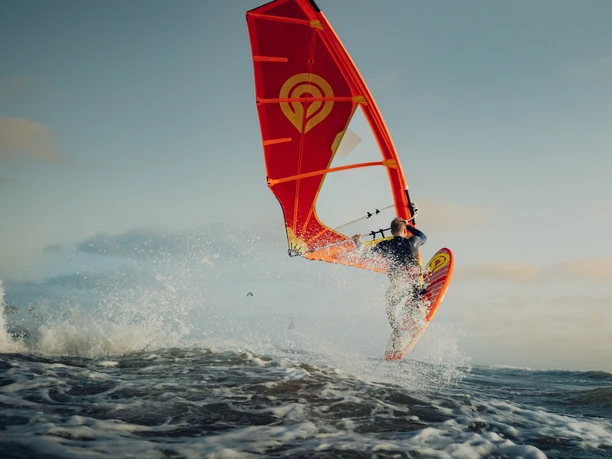 Windsurfer auf dem Wasser