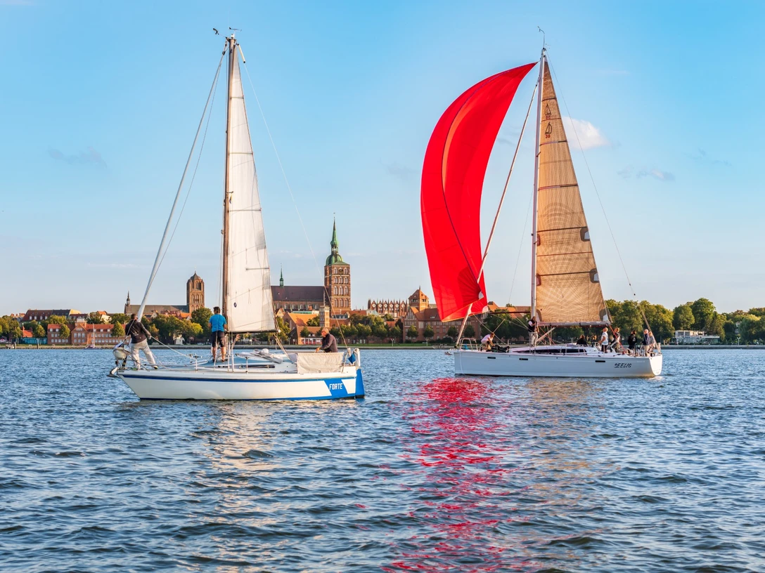 Segeln vor der Hansestadt Stralsund_17 __ Sailing in front of the Hanseatic City Stralsund_17 (1)