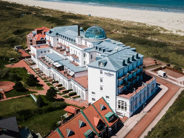 Strandhotel Kurhaus Juist (2).jpg Strandhotel Kurhaus Juist