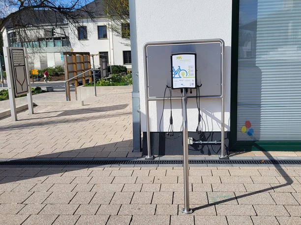 E-Bike Ladestation Marktplatz.jpg