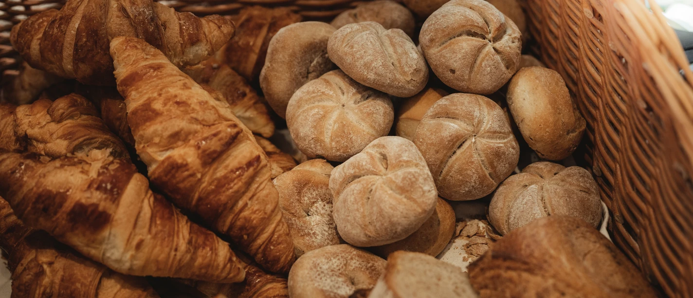 Frühstück im Restaurant Alpenlodge Fiescheralp Frühstück im Restaurant Alpenlodge Fiescheralp