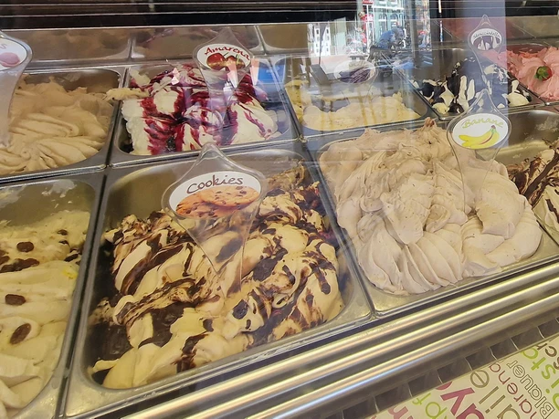 Riesige Eisauswahl Riesige Eisauswahl