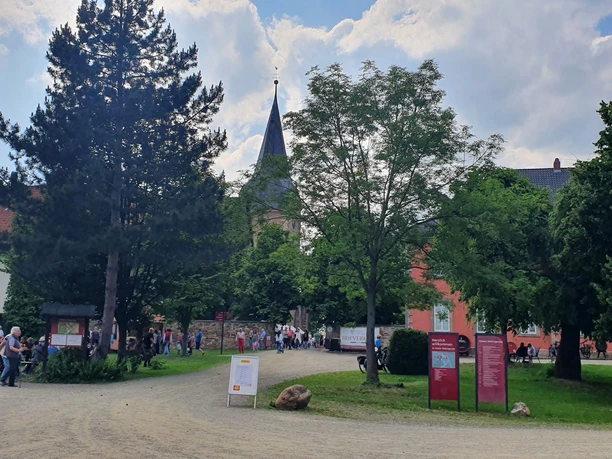 Wölti unter Dampf - Hoffest im Kloster Wöltingerode Wölti unter Dampf - Hoffest im Kloster Wöltingerode