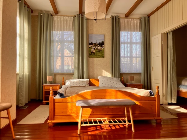 20250310_Gulfhaus Schlafzimmer2.jpg