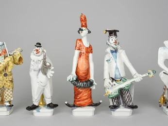 Bild1.jpg Clownskapelle, 1989, Meissener PorzellanClown chapel, 1989, Meissen porcelainKlaunská kaple, 1989, míšeňský porcelánKaplica klaunów, 1989, porcelana miśnieńskaClownkapel, 1989, Meissen-porseleinCappella del clown, 1989, porcellana di Meissen