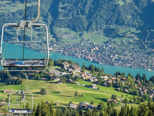 axalp-sessellift-sommer-aussicht-brienz-brienzersee.jpg