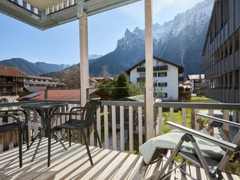 Balkon mit Blick auf den Karwendel