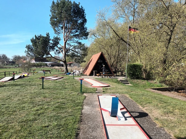 CC0_Minigolf Ettenbüttel 1.jpg Minigolfanlage Ettenbüttel