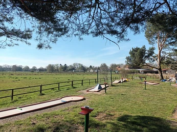 CC0_Minigolf Ettenbüttel 2.jpg Minigolfanlage Ettenbüttel