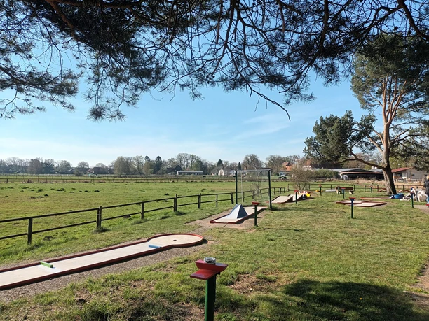 CC0_Minigolf Ettenbüttel 2.jpg Minigolfanlage Ettenbüttel
