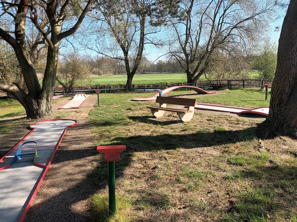 CC0_Minigolf Ettenbüttel.jpg Minigolfanlage Ettenbüttel