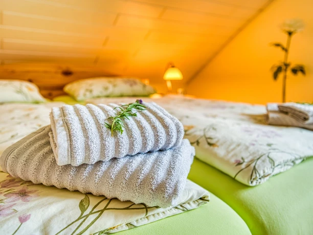 Sonsbeck Ferienwohnung Niederrheinblick - bezogenes Doppelbett Sonsbeck Ferienwohnung Niederrheinblick - bezogenes Doppelbett