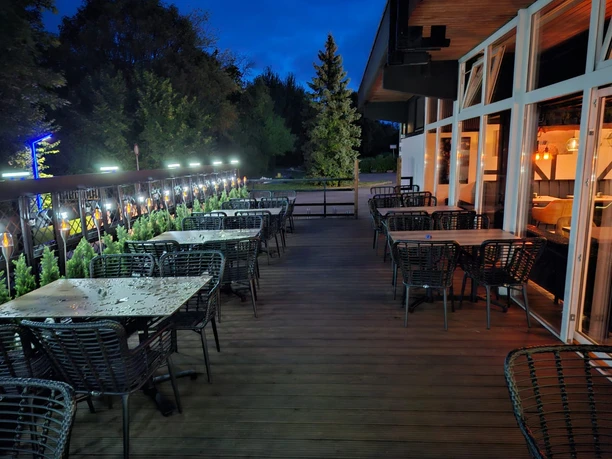 Terasse(c) Restaurant zur Auszeit.jpg