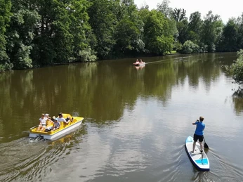 Tretboot- Und Stand-Up-Paddling