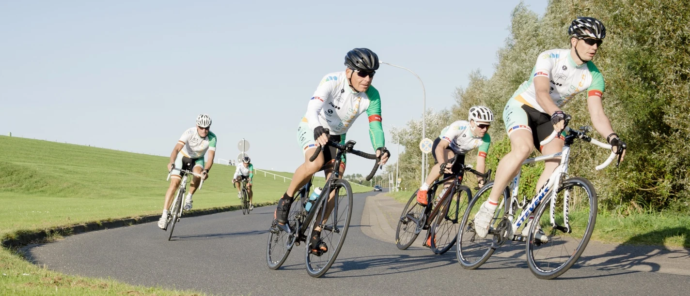 Rennradfahrer im Cuxland