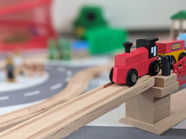 Kaptains Huus_Holzeisenbahn.jpg