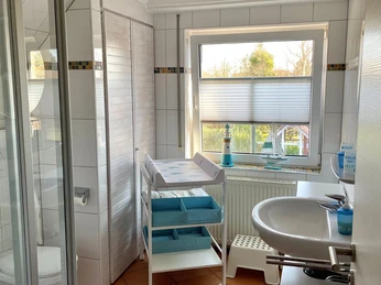 Villa Kunterbunt_Bad.jpg