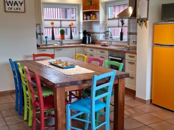 Villa Kunterbunt_Küche.jpg