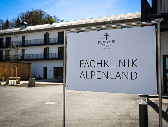 Alpenland Einfahrt.JPG