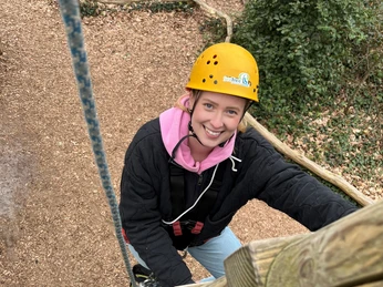 Mädchen auf LeiterGirl on ladderPige på stigeMeisje op ladder