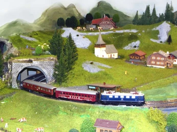spelzeugmuseum-wattenwil-eisenbahn-landschaft.jpg