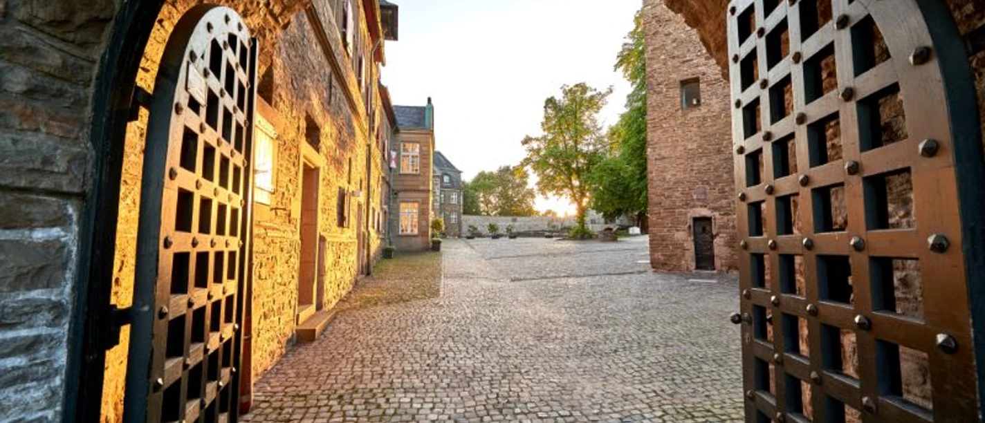 Eingangstour Schloß Broich Eingangstour Schloß Broich