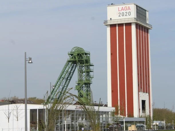 Förderturm und Fördergerüst