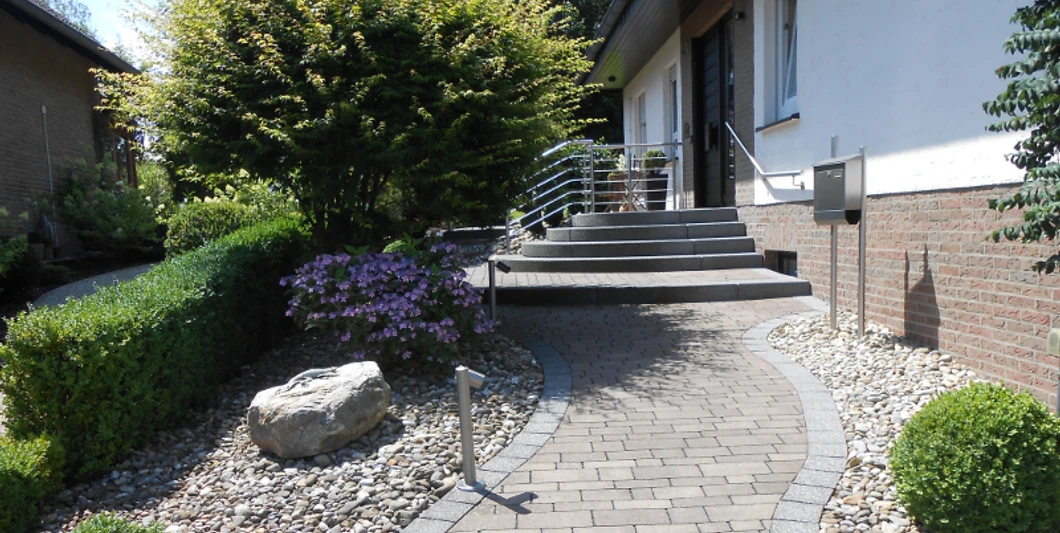 fewo_kaup_eingang.jpg Außenansicht mit Treppe zur Eingangstür