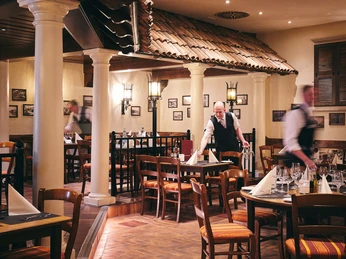 Trattoria La Stella Eindecken der Tische Trattoria La Stella Eindecken der Tische