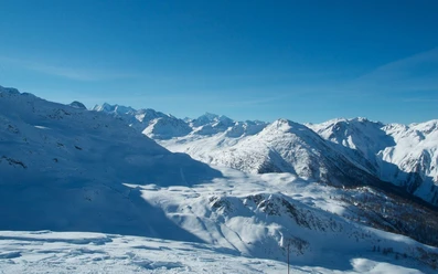 Gipfelblick Hohture auf den Simplonpass, dahinter Mischabel und Weisshorn