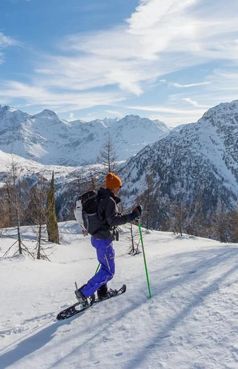Schneeschuhlaufen Rothwald mit Blick auf den Simplonpass