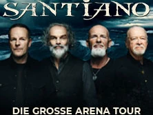 Vier Männer in dunkler Kleidung stehen vor einem stürmischen Hintergrund, darüber der Schriftzug "Santiano".