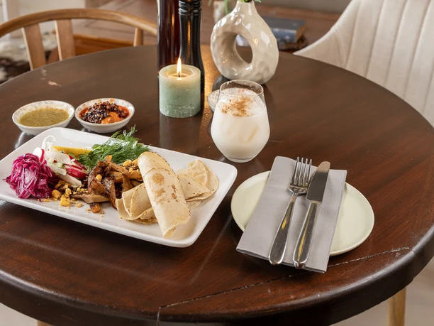 Essen im Café Klapprad.jpg