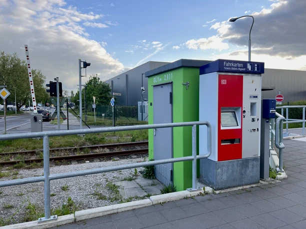 Fahrkartenautomat Bahnhaltestelle Einbeck - Otto-Hahn-Straße fahrkartenautomat-bahnhaltestelle-einbeck-otto-hahn-strasse