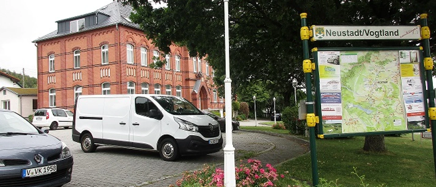 Parkplatz Bürgerhaus Gemeinde Neustadt Vogtland