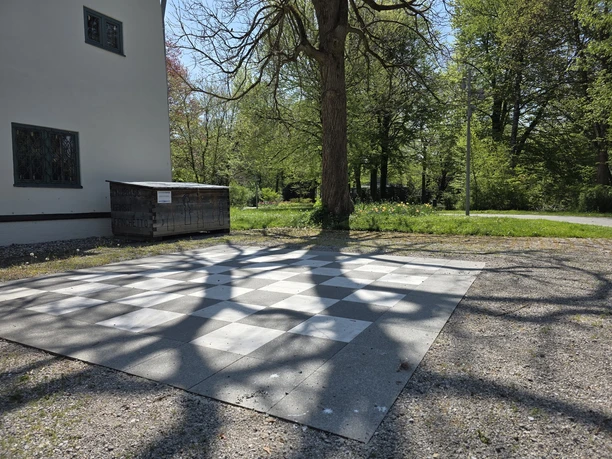 Station 14: Schachbrett