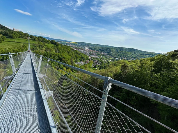 Hängebrücke in Richtung Rotenburg_Highwalk Rotenburg_@Erlebnisregion Mittleres Fuldatal