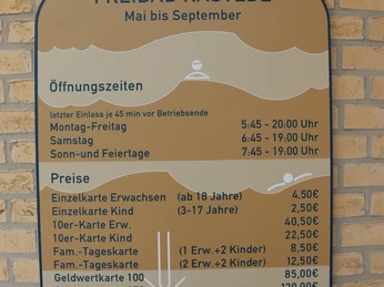 Öffnungszeiten und Preise.JPG