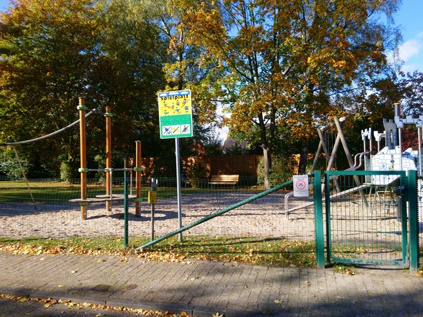 Rastede_Kinderspielplatz_Bogenstraße.jpg