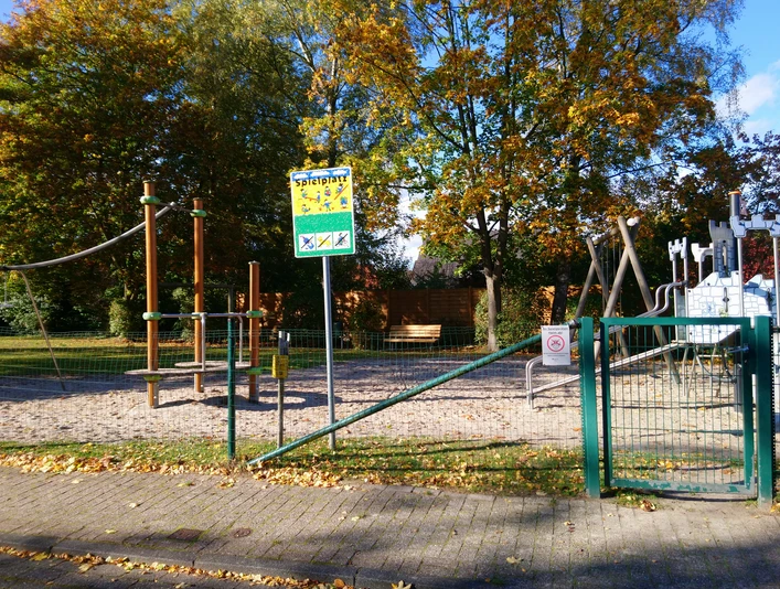 Rastede_Kinderspielplatz_Bogenstraße.jpg