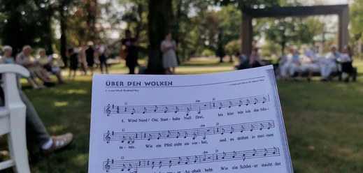 Staatsbad_Salzuflen_Singen_im_Park
