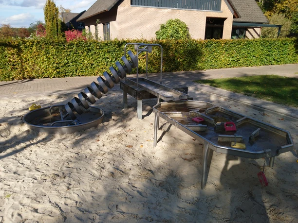 Rastede_Kinderspielplatz_Am_Hankhauser Busch (1).jpg