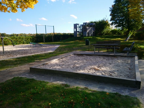 Rastede_Kinderspielplatz_Am_Hankhauser Busch (11).jpg