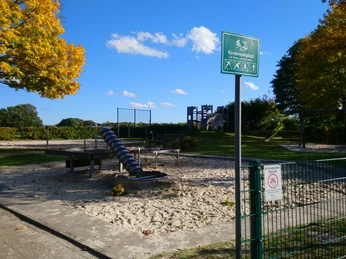 Rastede_Kinderspielplatz_Am_Hankhauser Busch (12).jpg